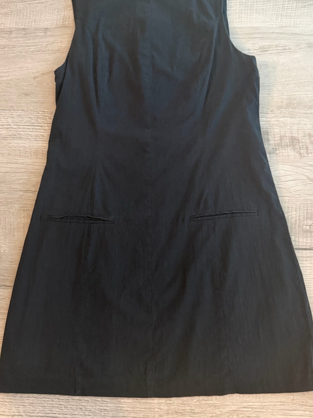 Abercrombie & Fitch Black Sleeveless Shift Dress - Picture 2 of 6